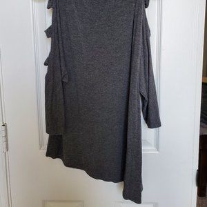 Gray 3/4 sleeve top with slits in sleeve